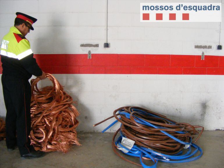 Cablejat de coure recuperat per la policia