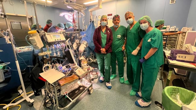 La operación ha sido posible gracias a la incorporación de un sistema portátil de circulación extracorpórea