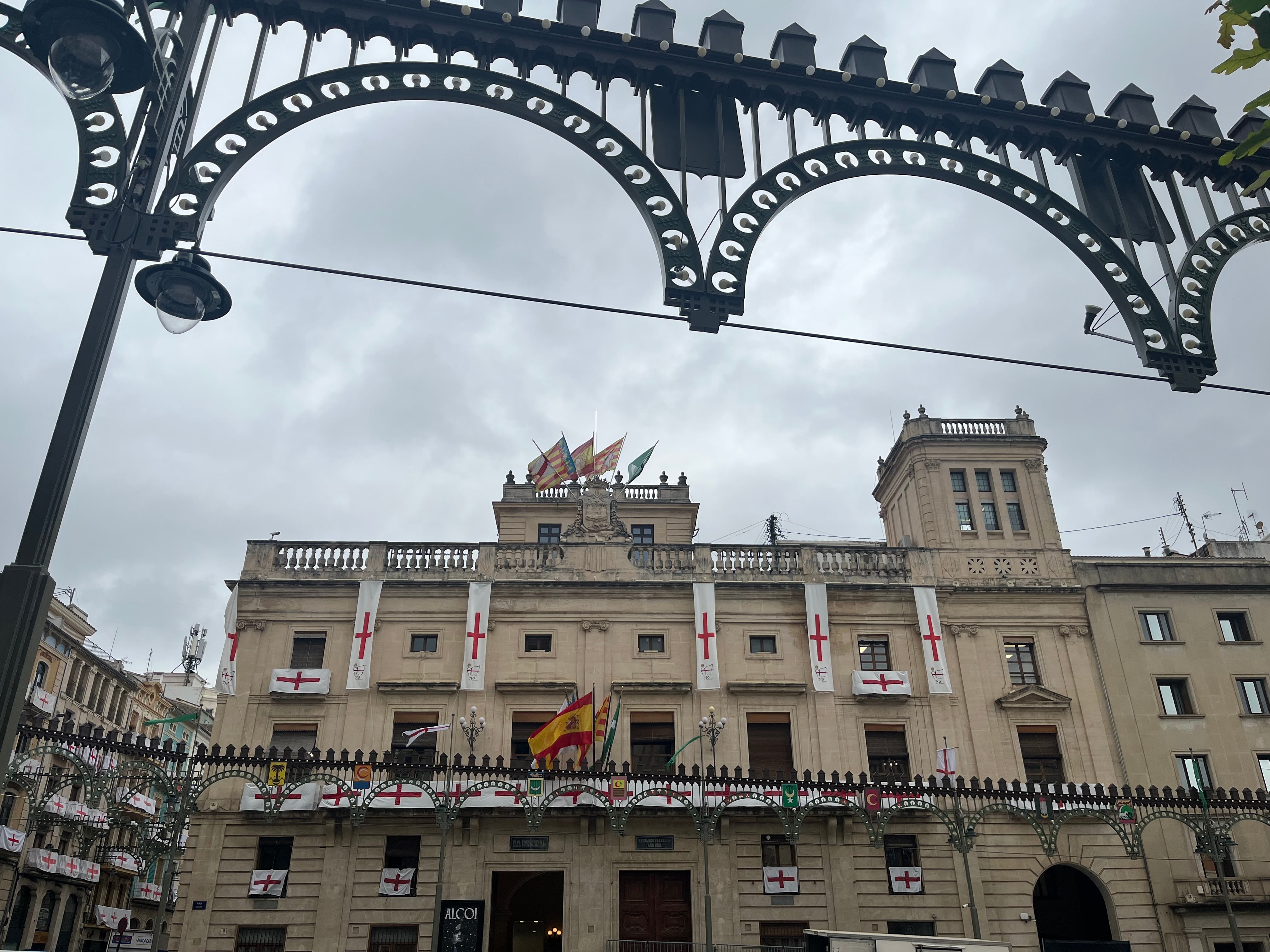 El Ayuntamiento de Alcoy en este 24 de abril.