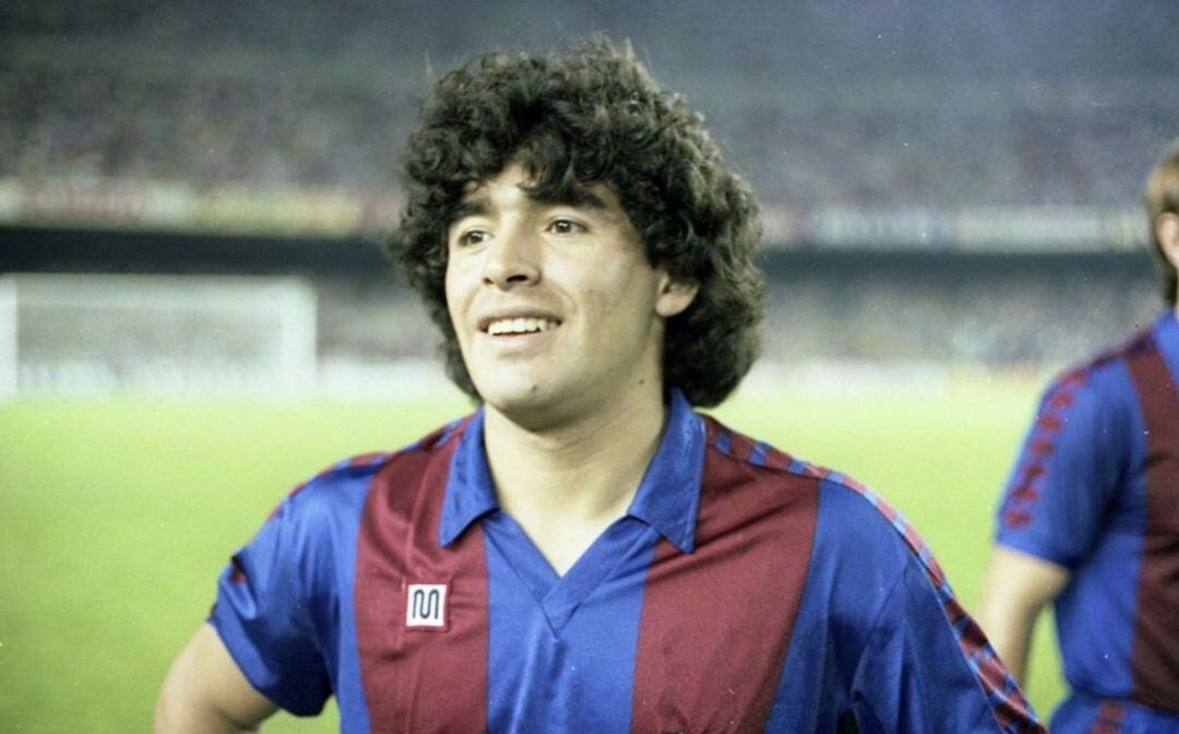 Maradona amb la samarreta del Barça.