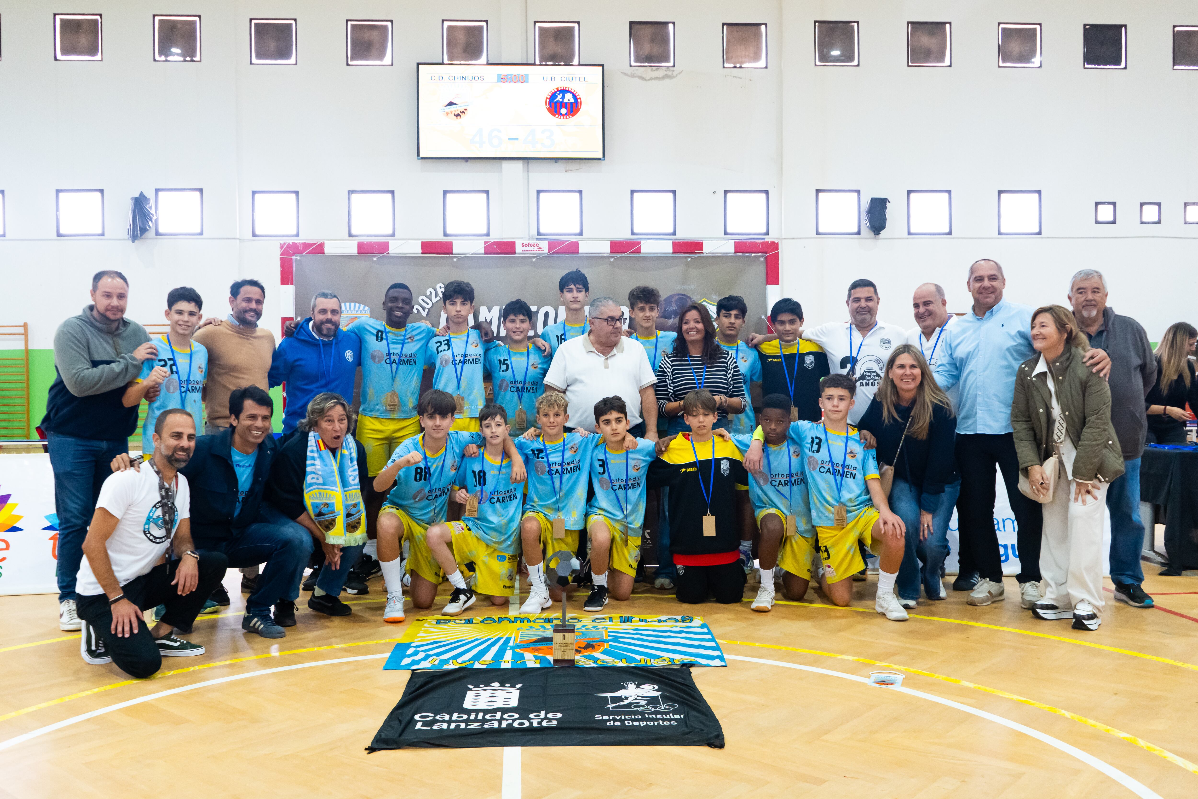 Los infantiles del CD Chinijos tras proclamarse Campeones de Canarias Masculino de Balonmano.