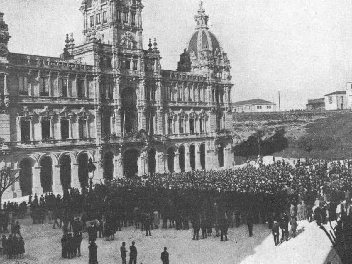 Dos cuadros y una ciudad en la calle: así llegó la Segunda República a A Coruña