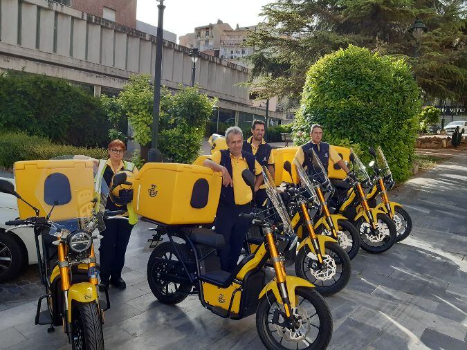 Motos eléctricas de Correos
