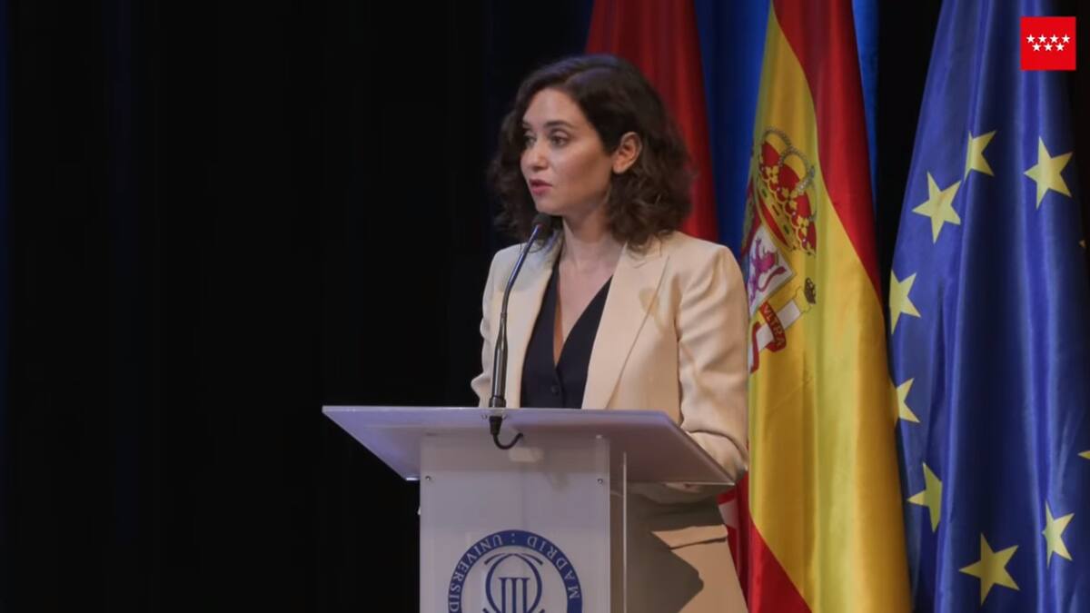 Isabel Díaz Ayuso, presidenta madrileña en funciones, alaba la figura de Enrique Ossorio, próximo presidente de la Asamblea de Madrid