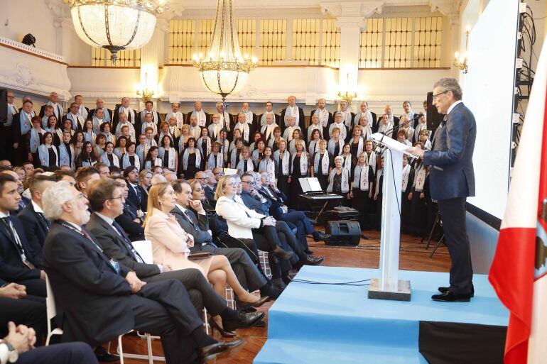 Carlos Mouriño durante su discurso en el Salón Regio