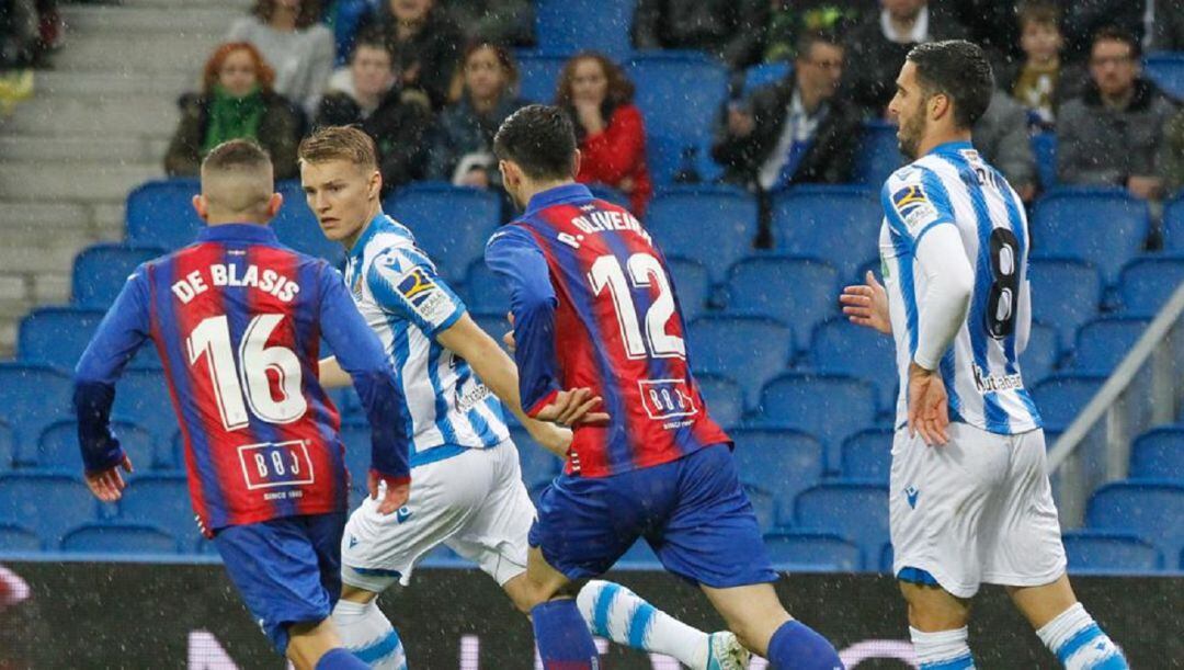 El partido, correspondiente a la jornada 24 de LaLiga Santander y aplazado por &quot;altos niveles de compuestos químicos detectados en el aire&quot; que impidieron la actividad física en la localidad de Éibar, se disputará después de que las partes involucradas hayan acordado la fecha 