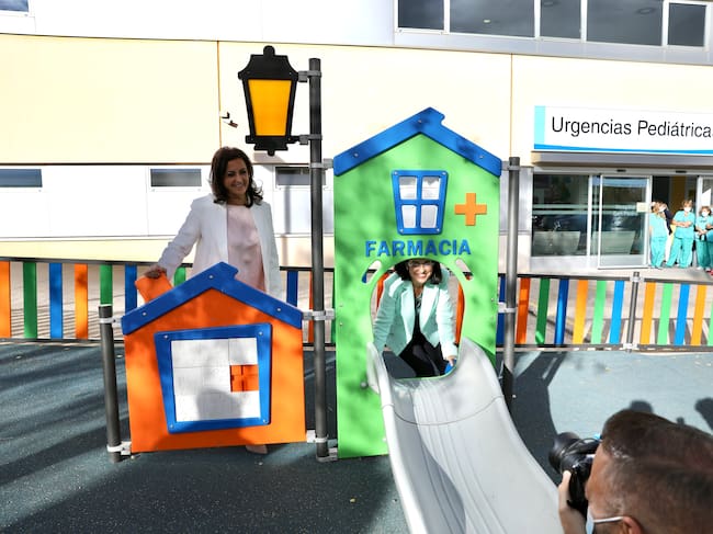 La ministra de Sanidad, Carolina Darias, y la presidenta del Gobierno riojano, Concha Andreu, han visitado las urgencias pediátricas