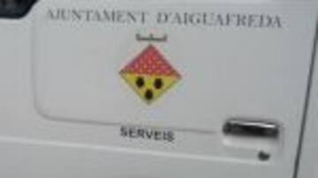 El vídeo mostra com la cuba municipal xuclava aigua del riu sense permís