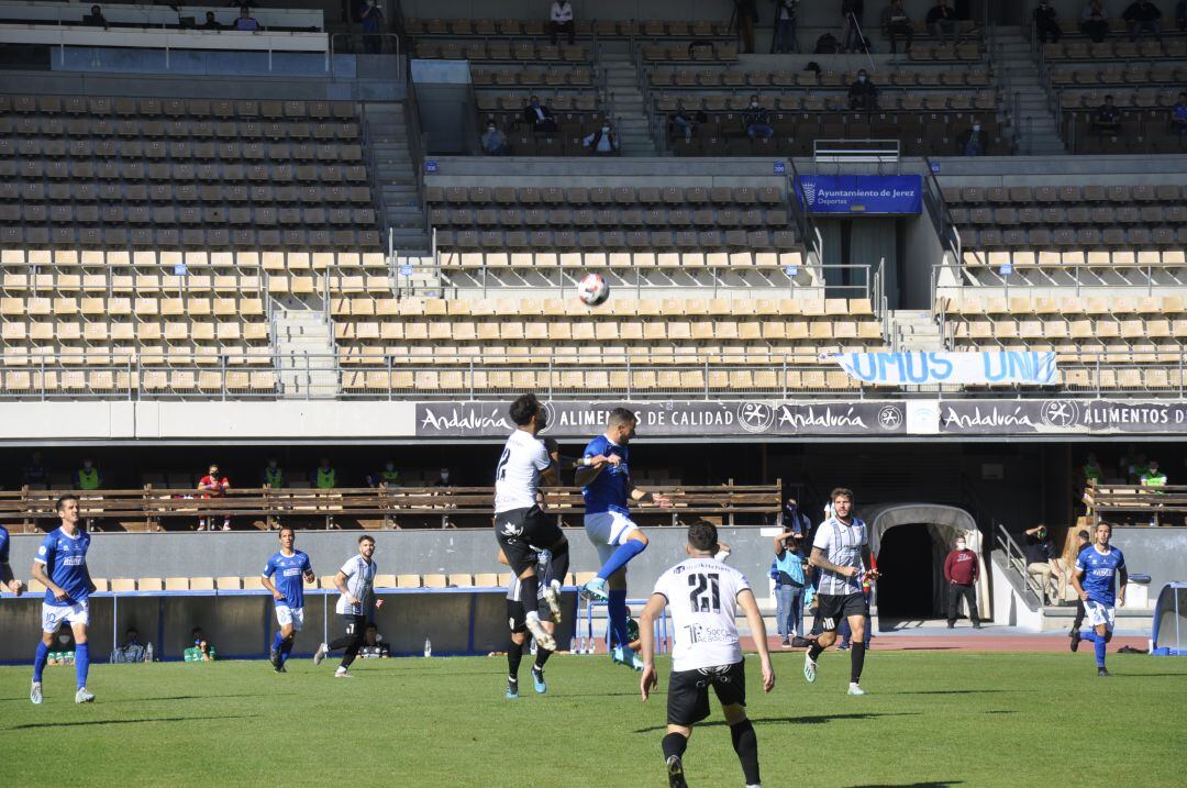 Imagen del partido entre el Xerez DFC y Xerez CD en Chapín