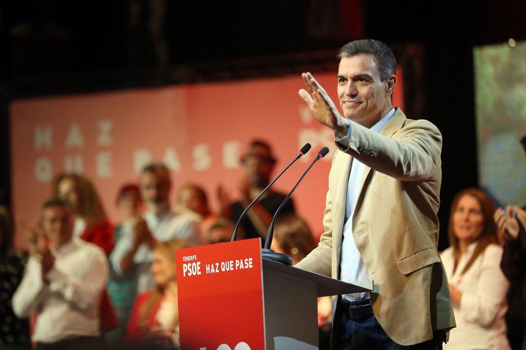 El presidente del Gobierno y candidato al Congreso por Madrid, Pedro Sánchez, durante el mitín que dio este sábado en la isla de Tenerife