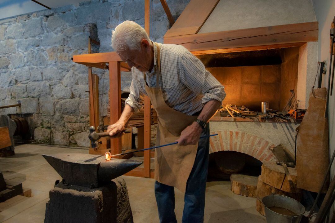 El herrero segoviano Elías de Andrés ofrecerá una clase magistral en la Casa de la Moneda
