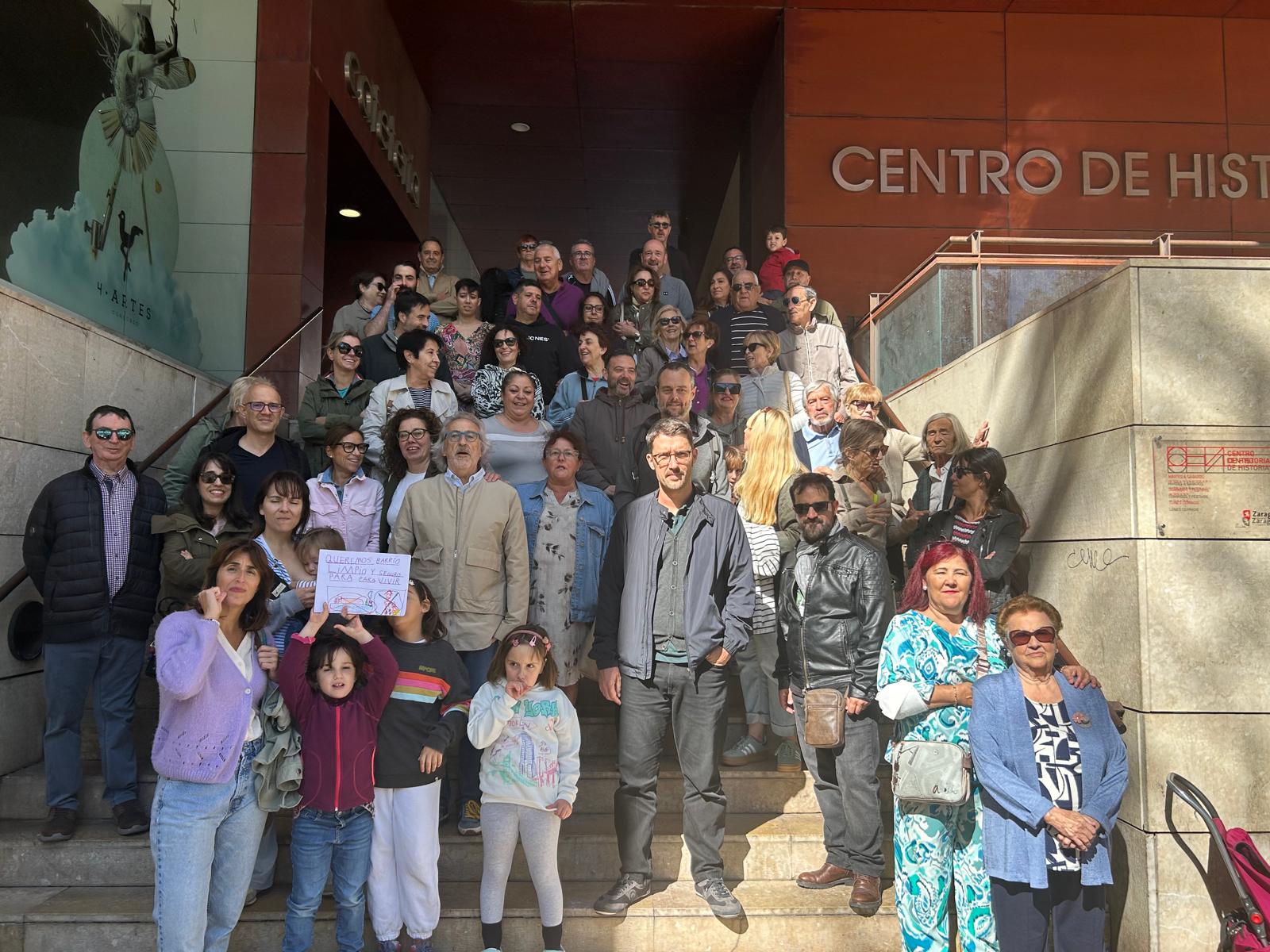 Quejas vecinales en el entorno del albergue municipal en Zaragoza