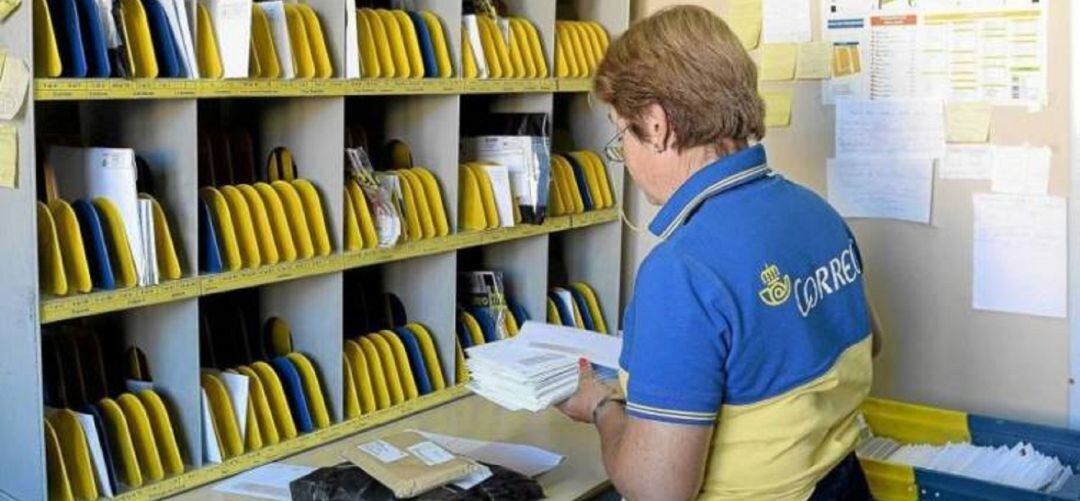 Trabajadora de Correos