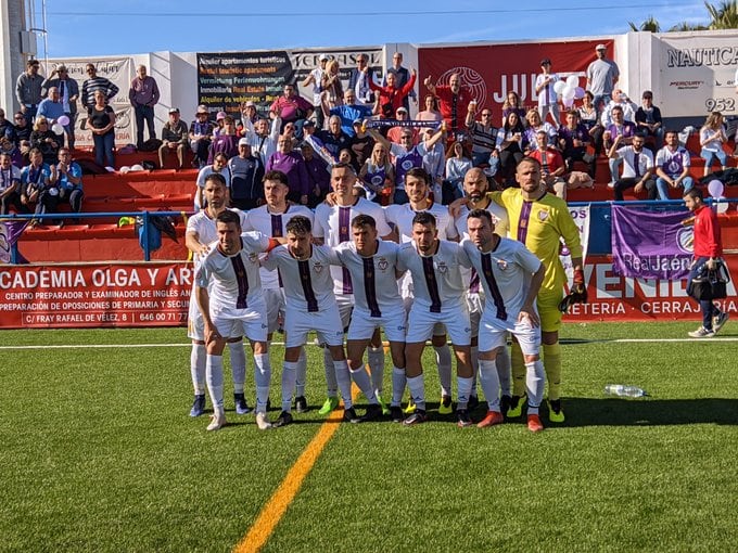 El equipo titular del Real Jaén en las últimas jornadas. El cuerpo técnico dice estar alerta en este mercado de invierno para ver la posibilidad de fichar algún jugador de calidad