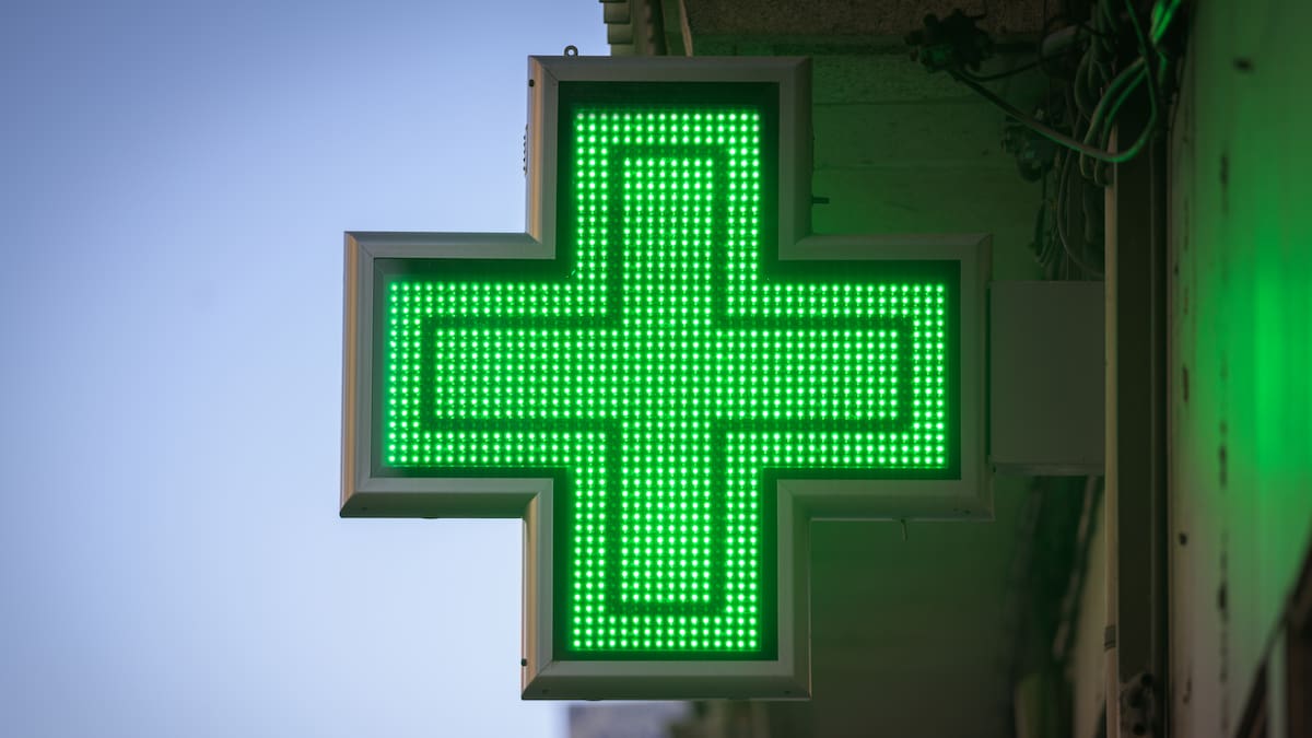 Alfredo Menéndez Antolín, presidente del Colegio de Farmacéuticos de Asturias, en la SER