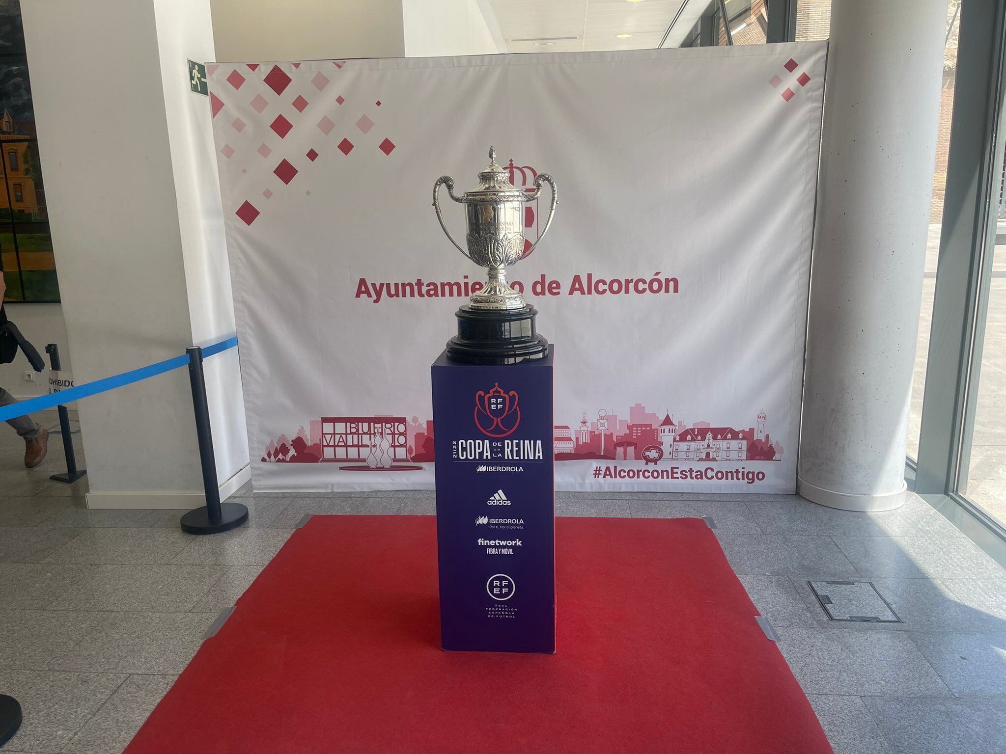 La Copa de S.M. la Reina de fútbol femenino permanecerá hasta el próximo 27 de mayo en las instalaciones del Ayuntamiento de Alcorcón