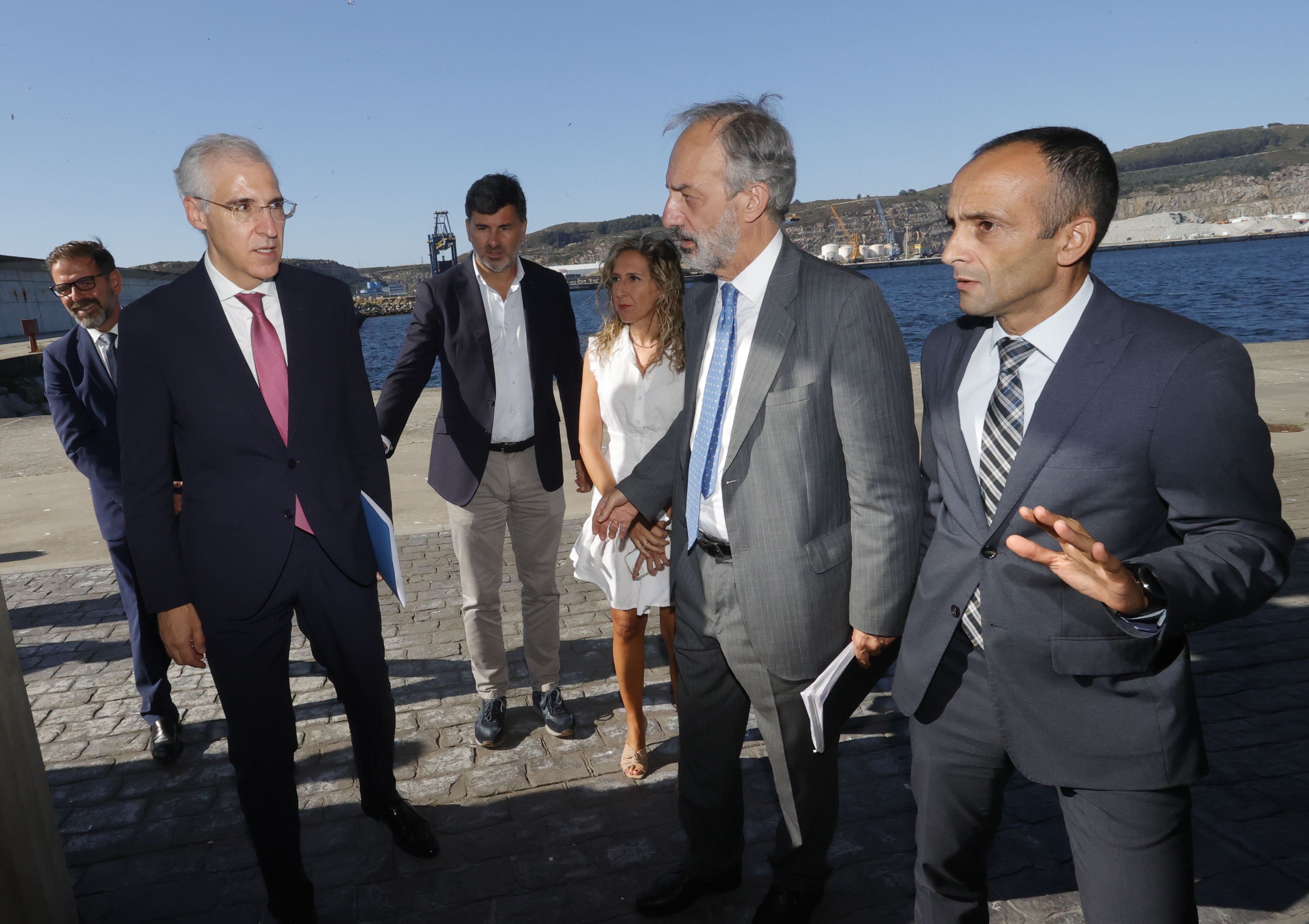 El vicepresidente económico de la Xunta de Galicia, Francisco Conde, también ha acudido a la visita a Caneliñas