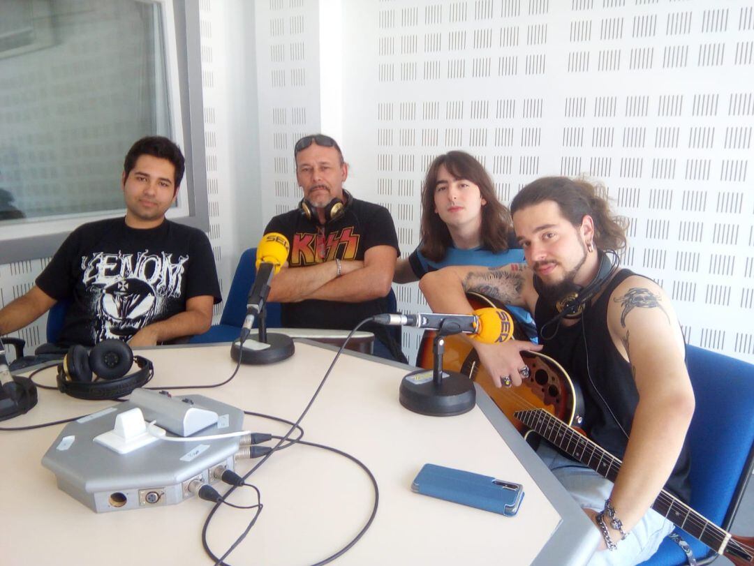 &#039;Fate&Fortune&#039; en los estudios de Radio Huelva.