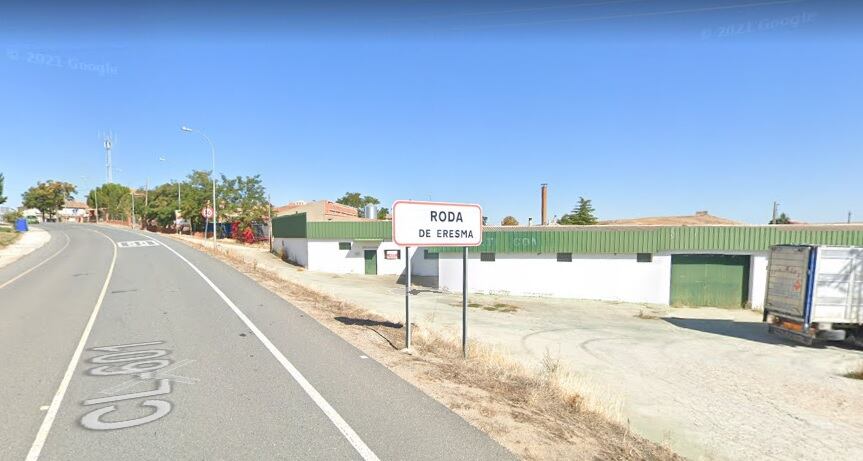 Carretera de entrada al municipio de Roda de Eresma