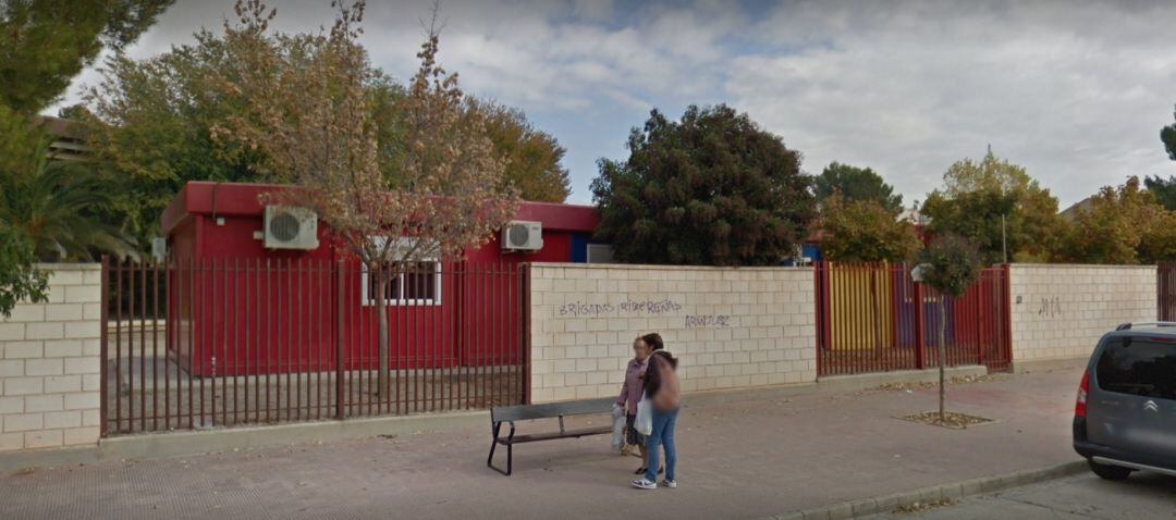 Fachada del colegio tobarreño