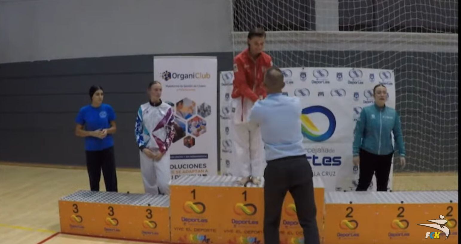 Amelie Skiba, en el primer cajón del podio del XXXIII Trofeo Pepe Pérez de Kárate.