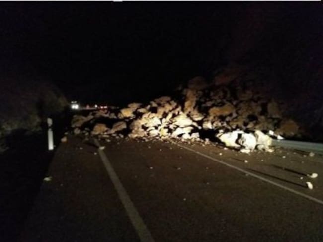 Los desprendimientos llegaron a ocupar toda la calzada