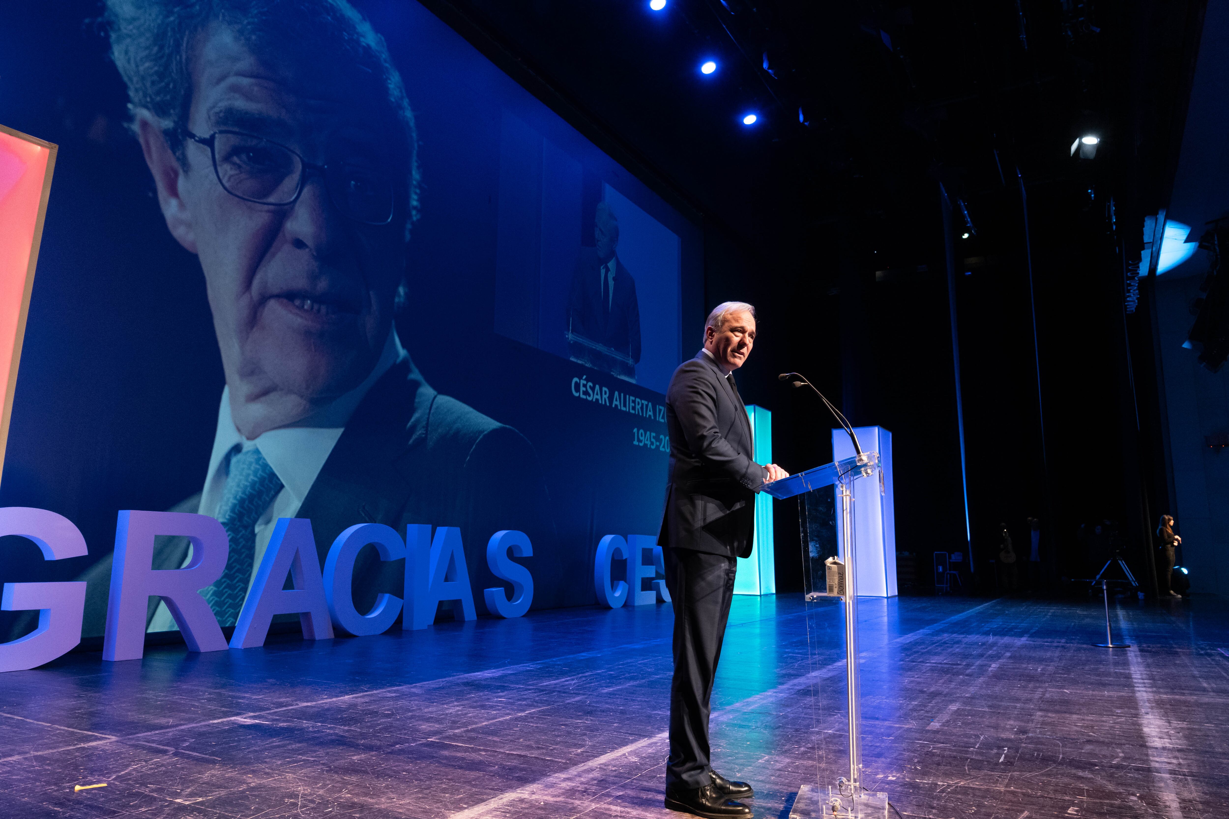 El presidente de Aragón, Jorge Azcón, durante el acto de homenaje a Alierta