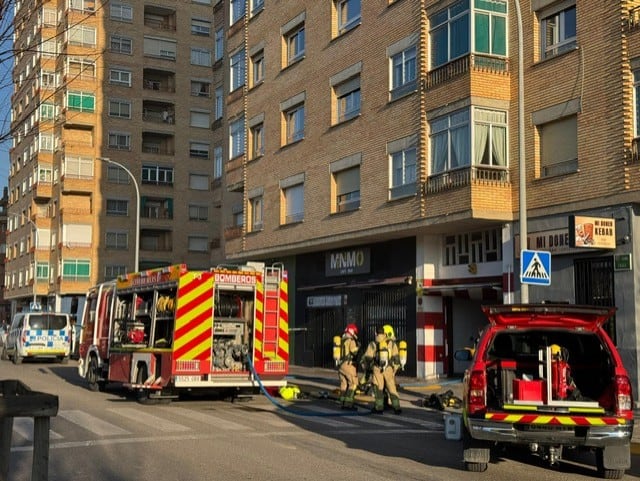 Imagen de la intervención de los bomberos del SPEIS en Huesca