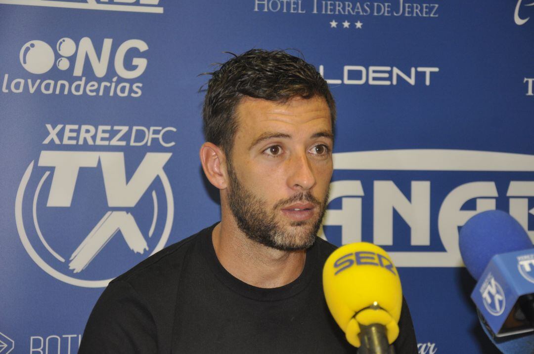 Adrián Gallardo el día de su presentación como jugador del Xerez DFC
