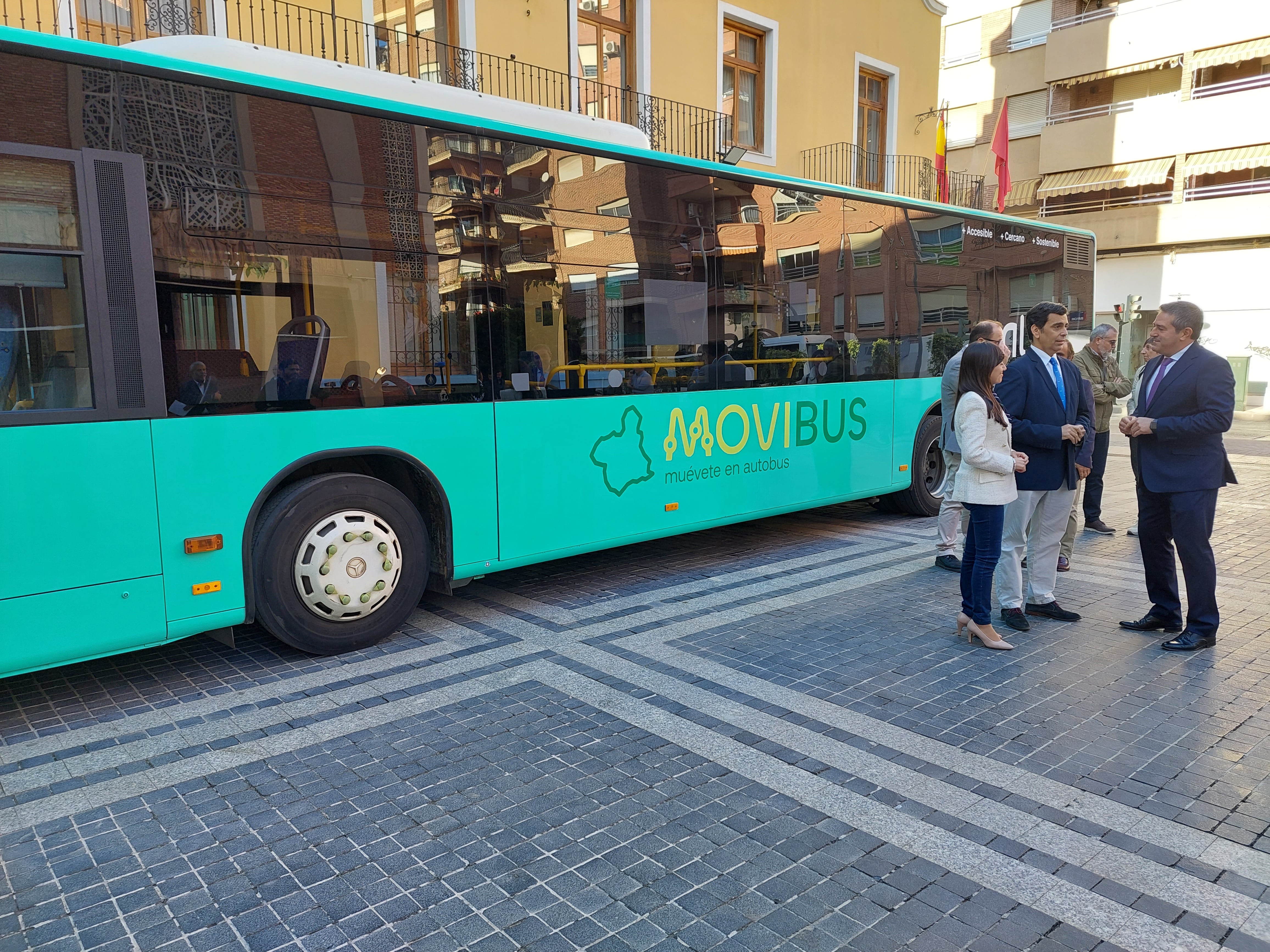 Presentación de los nuevos autobuses eléctricos en Alcantarilla