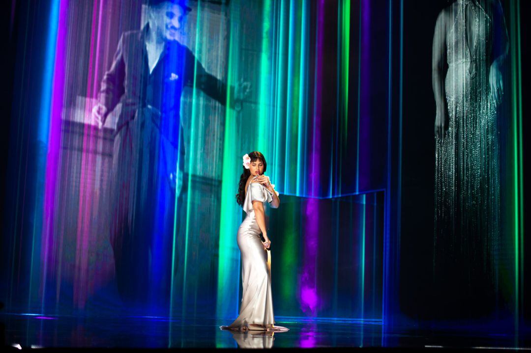 Actuación musical de la cantante Nathy Peluso interpretando &#039;La Violetera&#039; durante los Premios Goya 2021