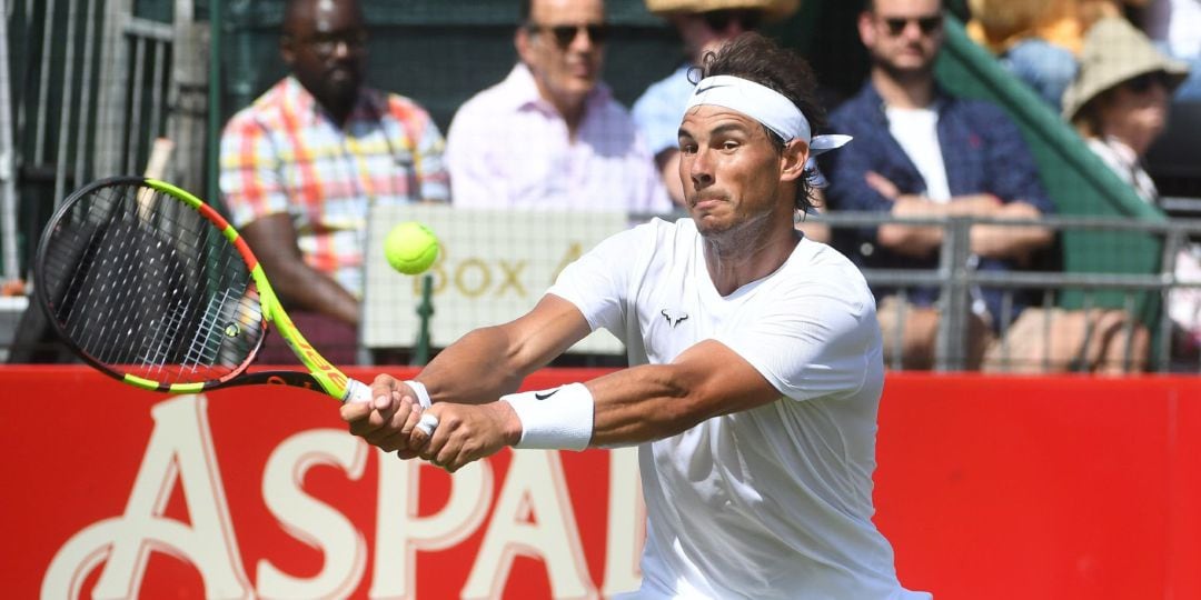 Nadal, durante un partido de exhibición ante Lucas Pouille