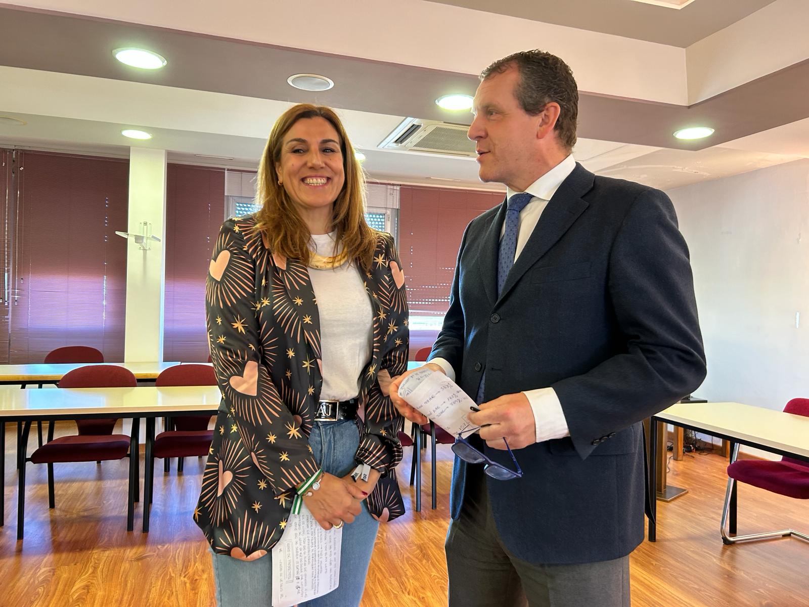 Cristina Delgado y José Ángel Mesa, presidenta y secretario general de los constructores jienenses.