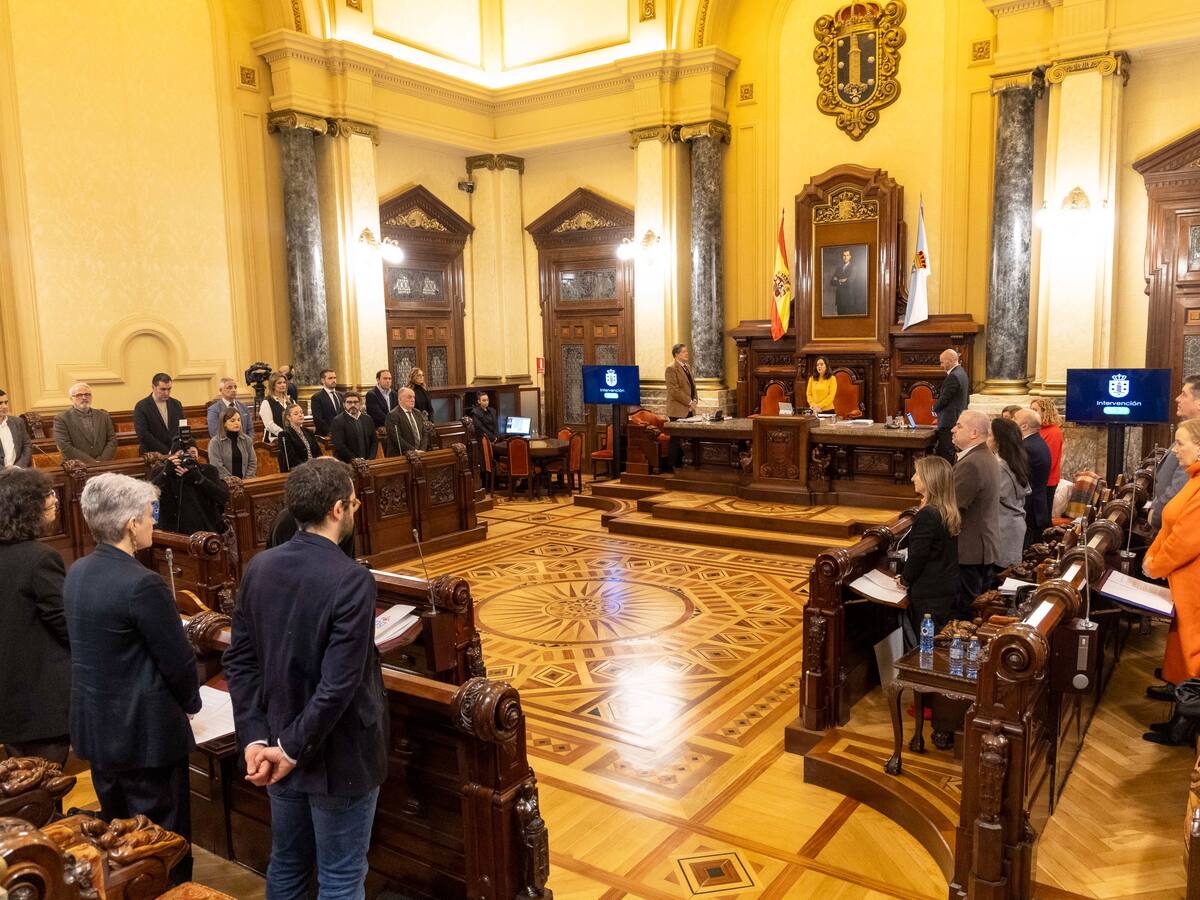 PSOE y BNG censuran en el pleno de A Coruña la situación de la sanidad y animan a participar en la manifestación