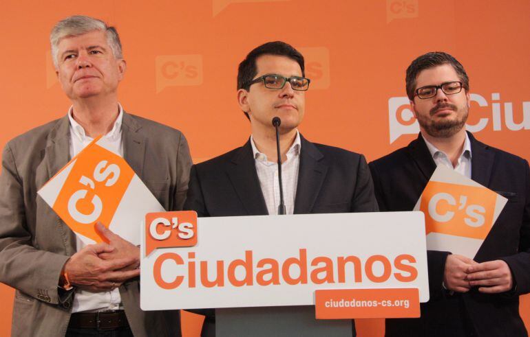 Matías Alonso, Secretari General, Jose María Espejo i Fran Hervías, Secretario de &#039;Organización de Ciudadanos después de la reunión del comité postelectoral