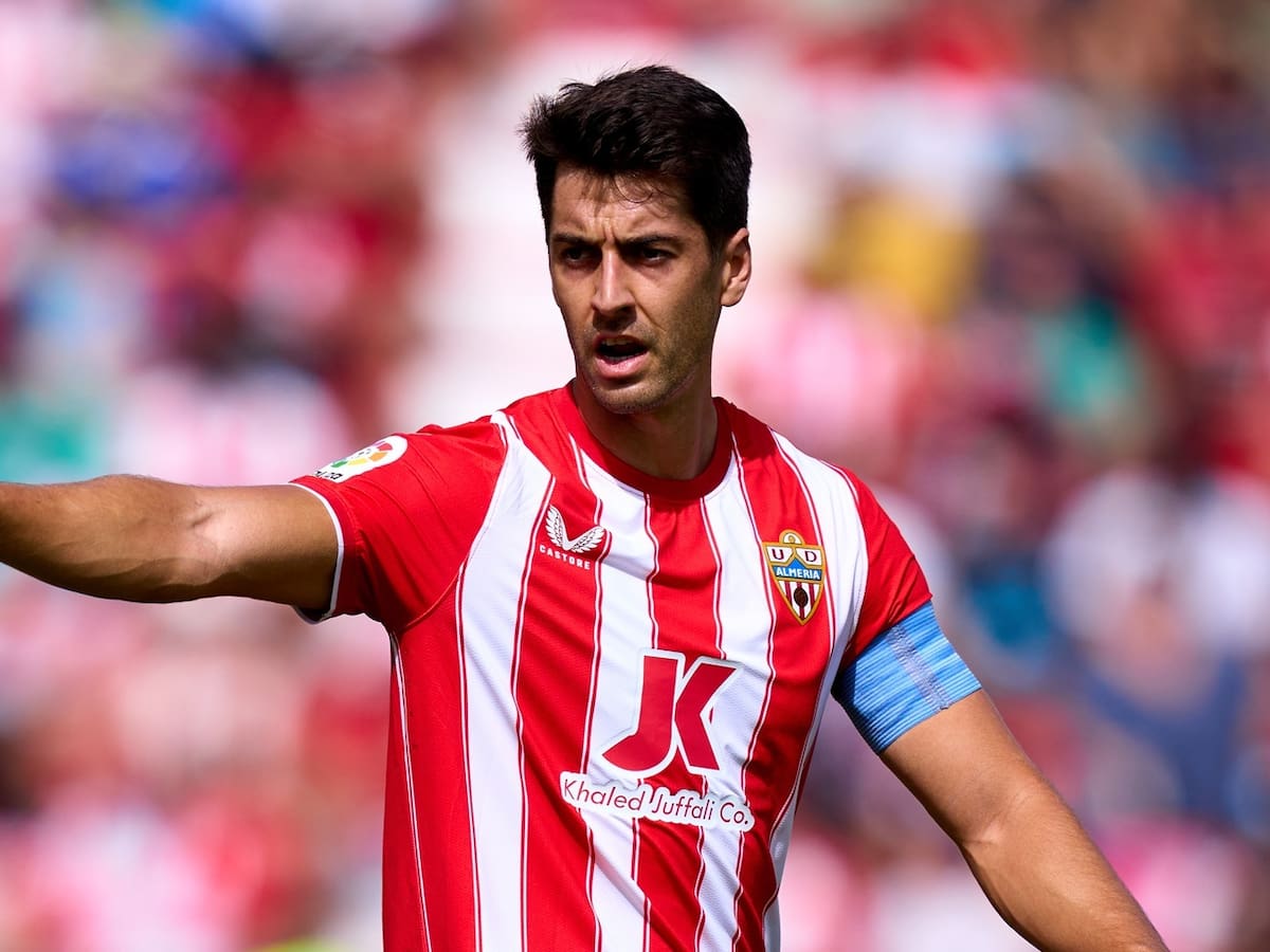 César de la Hoz: "El Racing - Almería no será definitivo para nada"