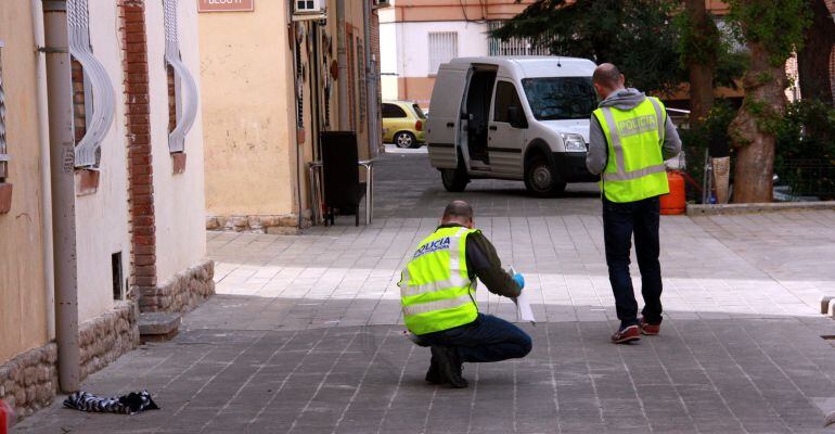 Els Mossos al lloc dels fets, al carrer Júpiter.