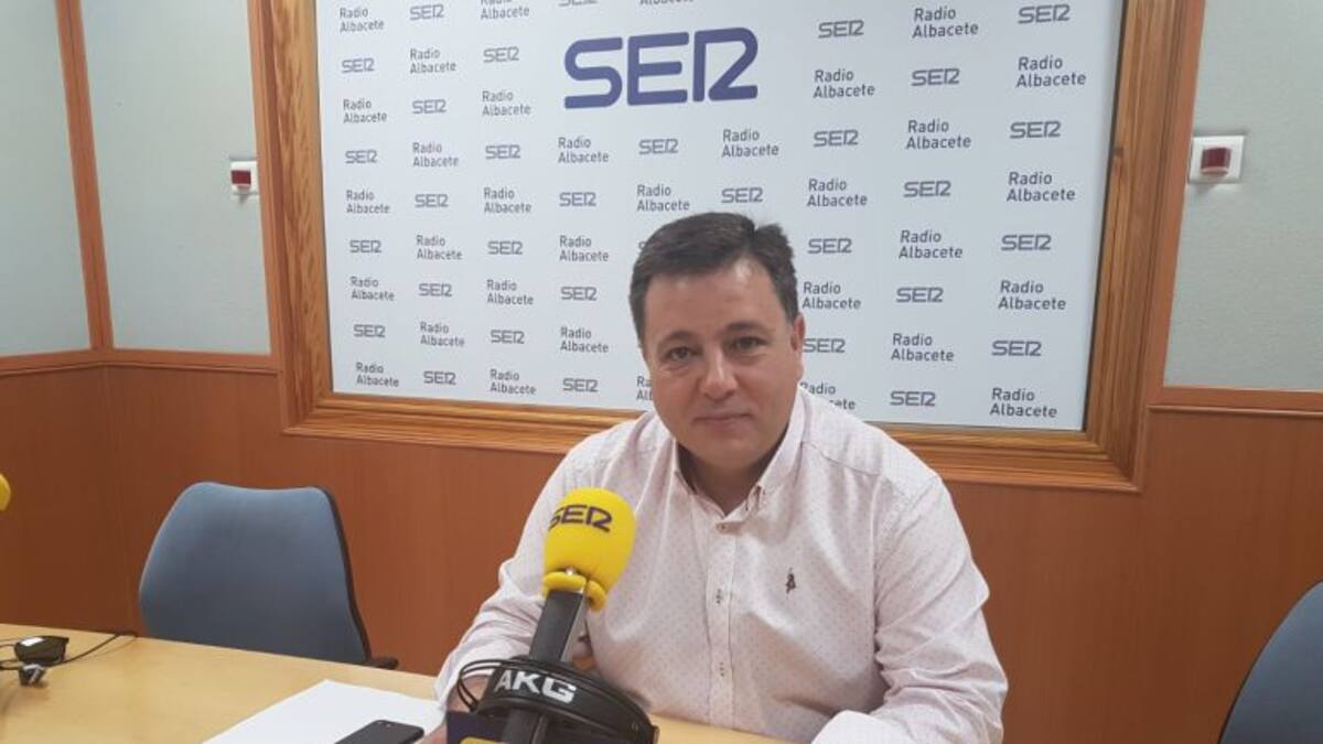 Manuel Serrano: "Tenemos que valorar las calles que serán peatonales todo el día"
