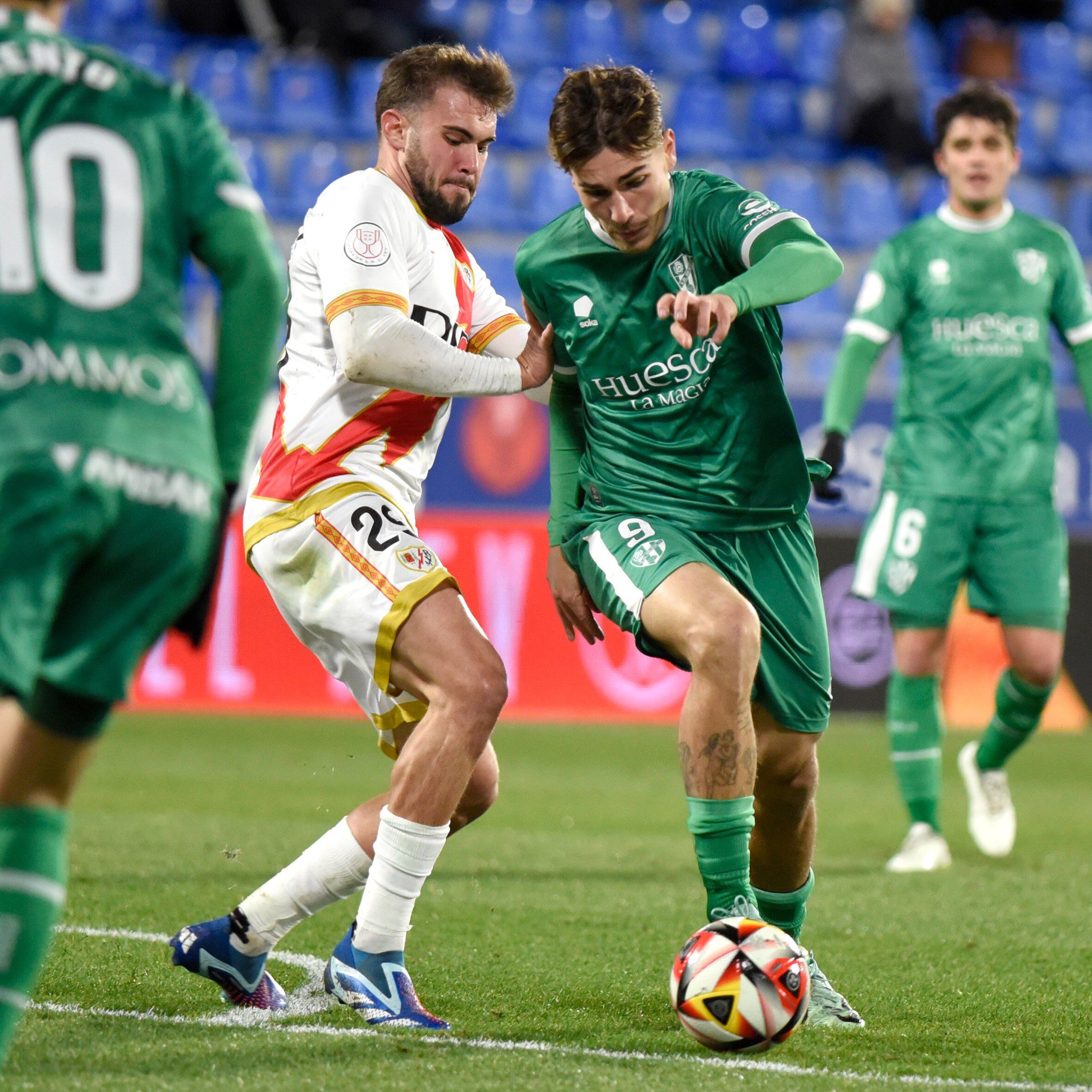 Hugo Vallejo fue uno de los destacados de la SD Huesca ante el Rayo Vallecano