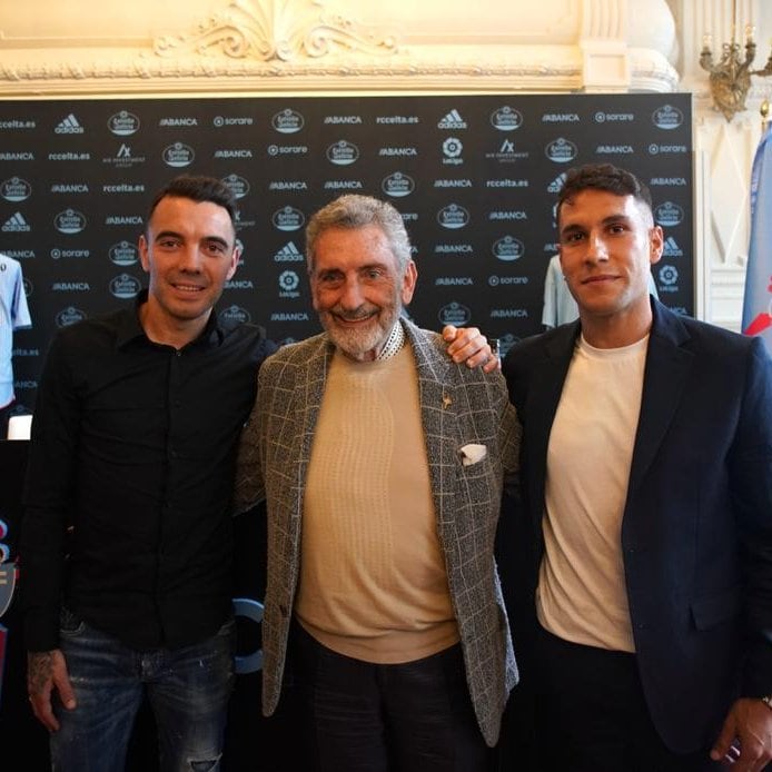 Hugo Mallo junto a Carlos Mouriño y Iago Aspas