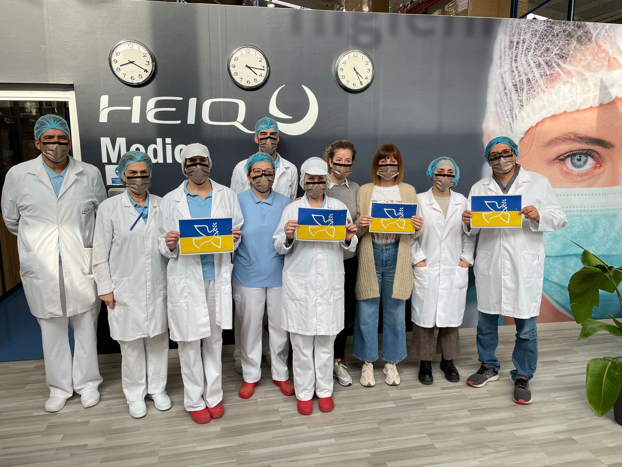 La fábrica de Heiq Medica en Málaga ultima un envío a la frontera de Ucrania con Rumanía de dos millones y medio de mascarillass para los refugiados, en colaboración con ACNUR