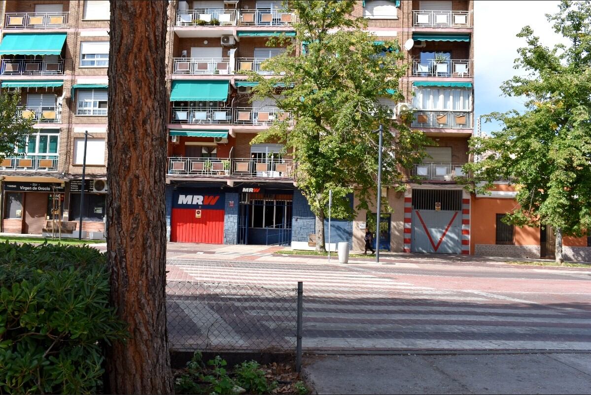 Paso de cebra que conecta calle Ancha y Paseo