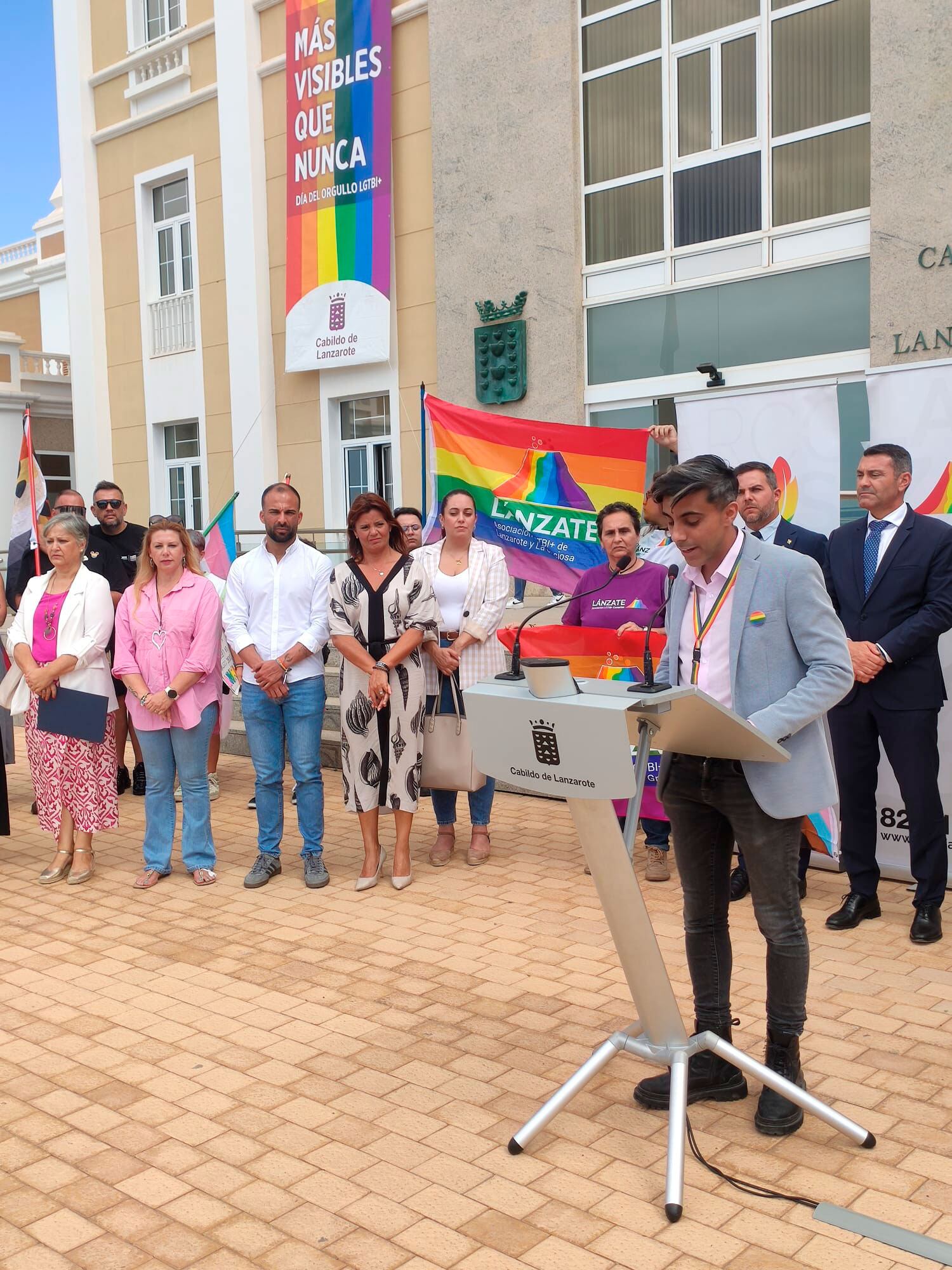 Lanzarote firma el Primer Pacto Insular Contra los Discursos de Odio y la Visibilidad del Colectivo LGTBI+