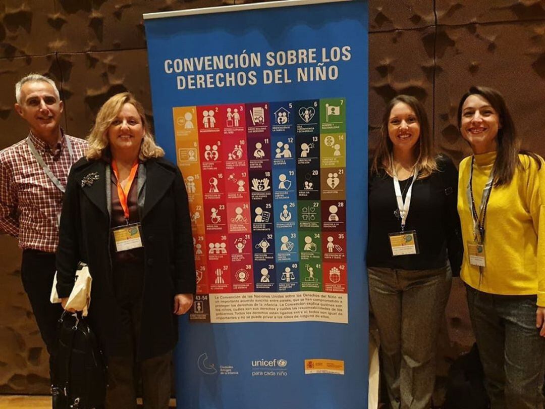 Comitiva calpina en el Congreso de Ciudades Amigas de la Infancia.