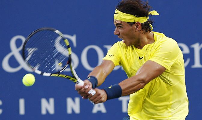 Nadal devuelve una bola en Cincinnati