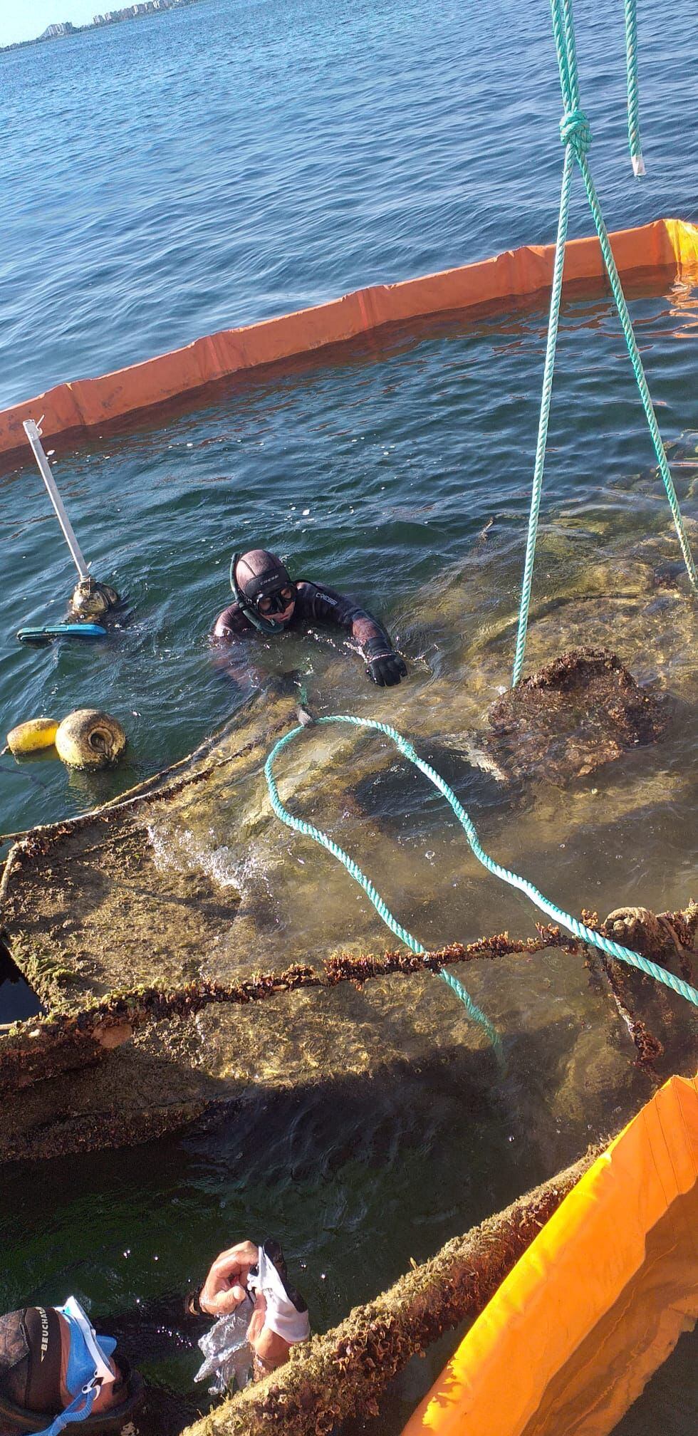 Medio Ambiente retirada embarcaciones abandonadas para evitar la degradación del Mar Menor