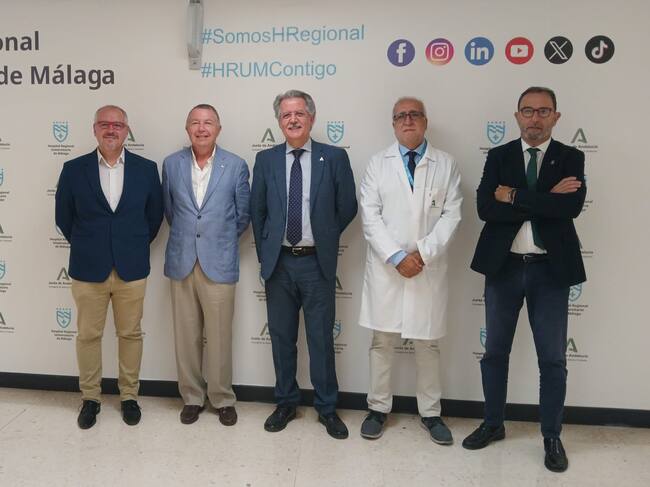 El delegado territorial de Salud, Carlos Bautista; el secretario general de Humanización de la Consejería de Salud; Francisco Javier Vázquez, coordinador del plan, Alfonso García, y el presidente del Colegio de Dentistas de Málaga, Lucas Bermudo / Junta de Andalucía