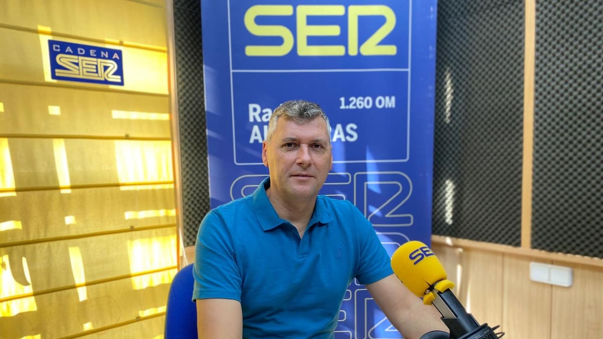 Fran Gómez, alcalde de Jimena, reclama el arreglo urgente de la carretera