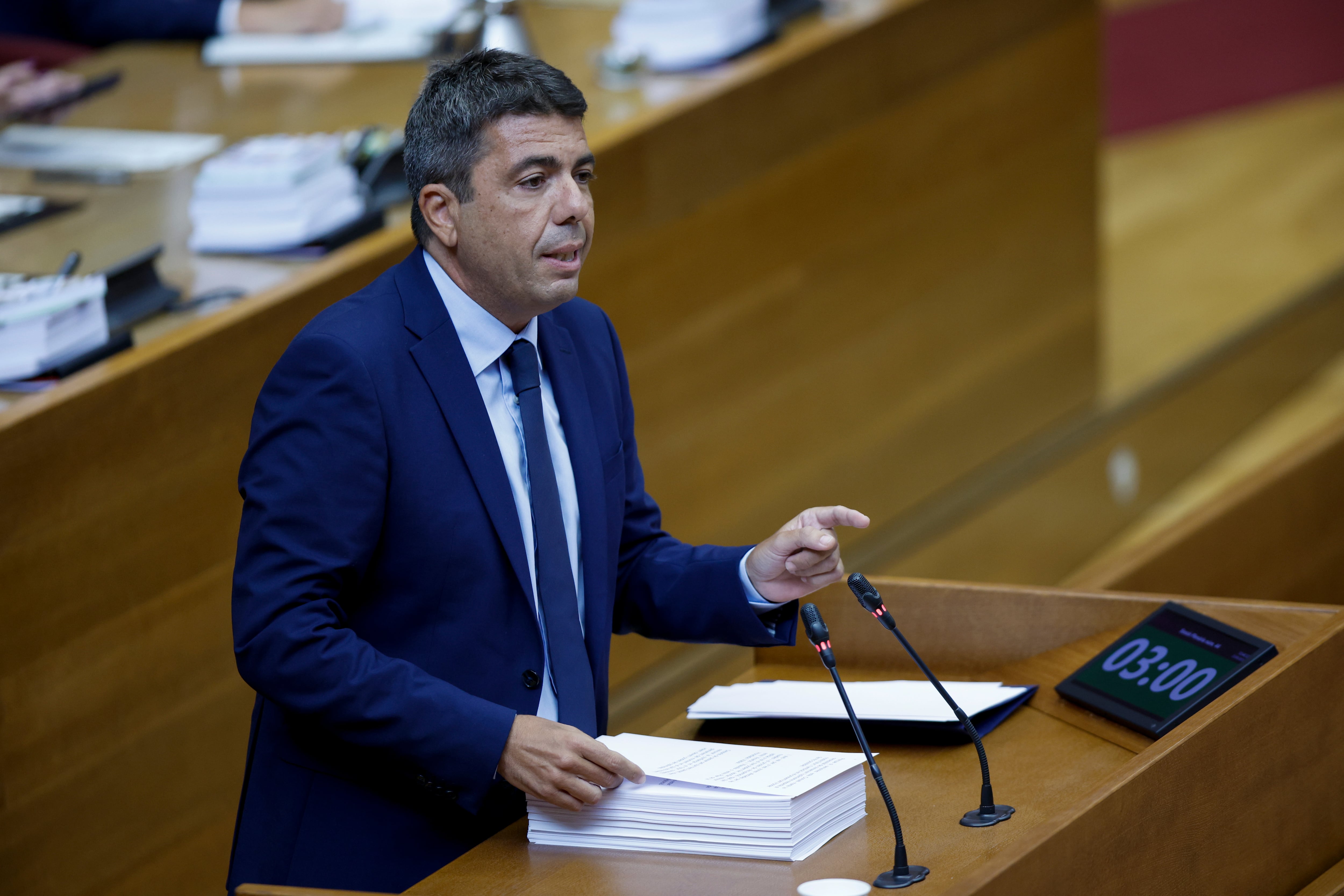 El president de la Generalitat, Carlos Mazón, durante su intervención este martes en el Debate parlamentario de Política General o sobre el estado de la Comunitat Valenciana, el primero después de la dana en la que murieron 229 personas. 