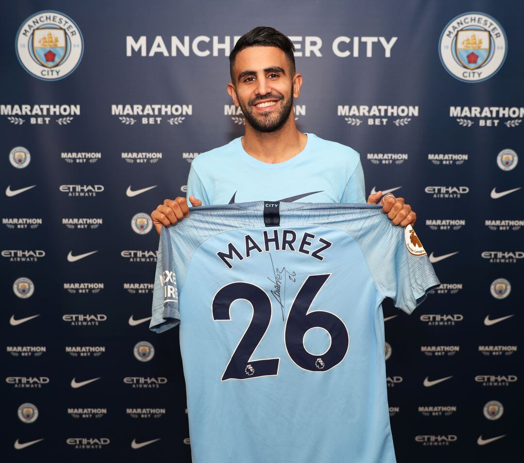 Mahrez, en su presentación como nuevo jugador del City